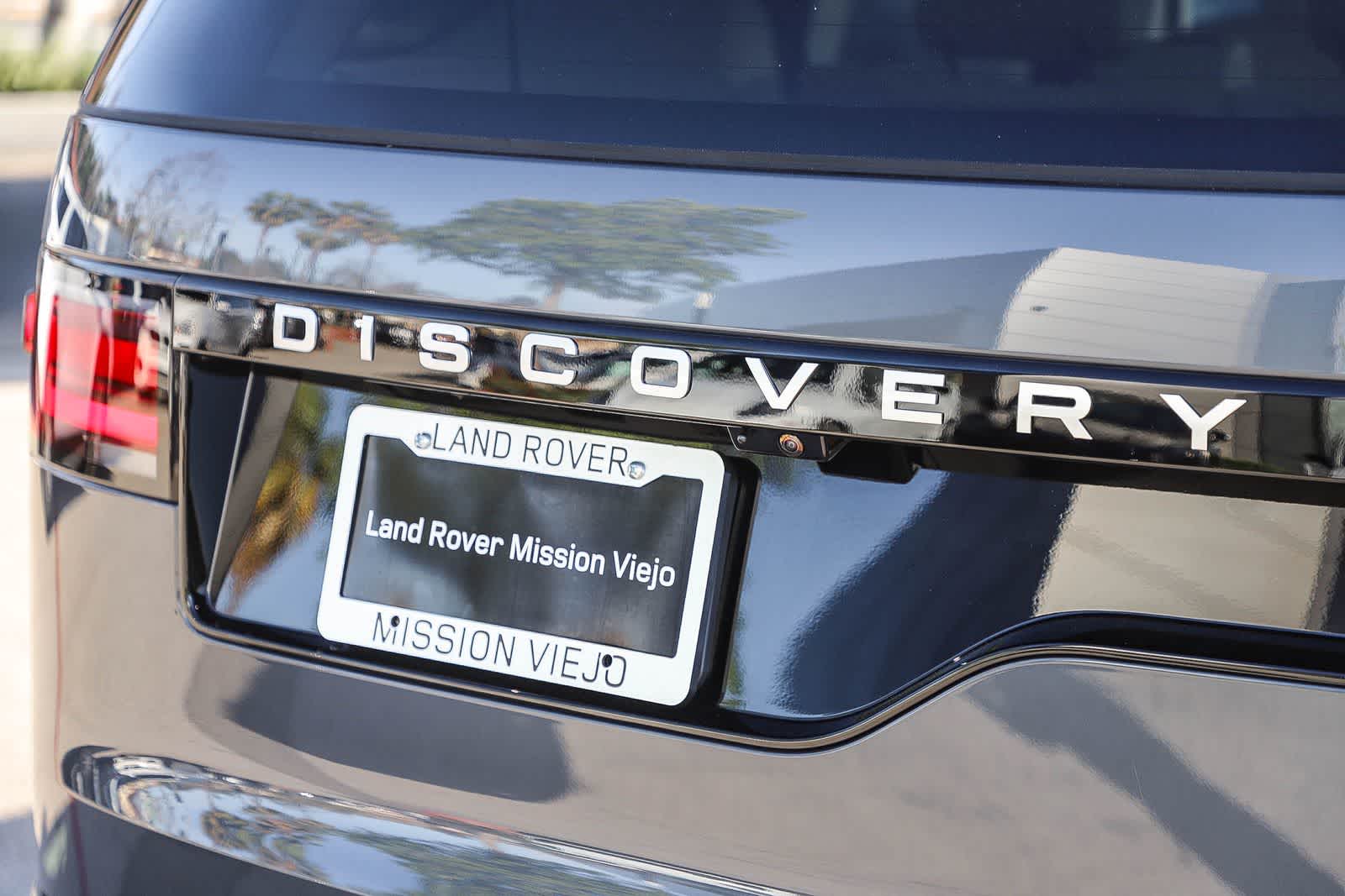 Thumbnail: 2026 Land Rover Discovery - 10