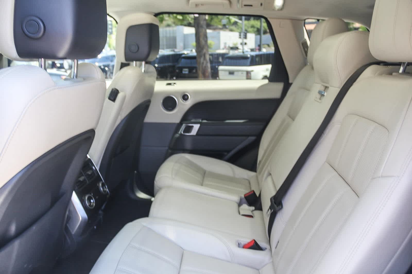 Thumbnail: 2022 Land Rover Range Rover Sport - 10