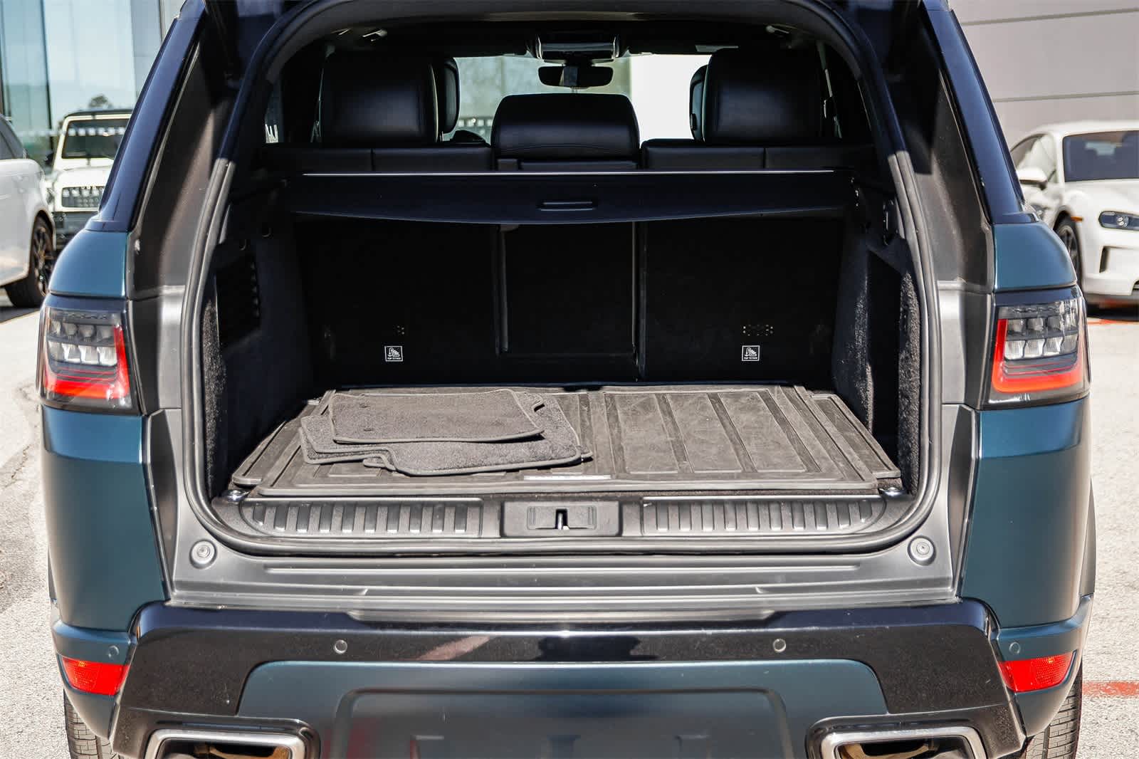 Thumbnail: 2020 Land Rover Range Rover Sport - 30