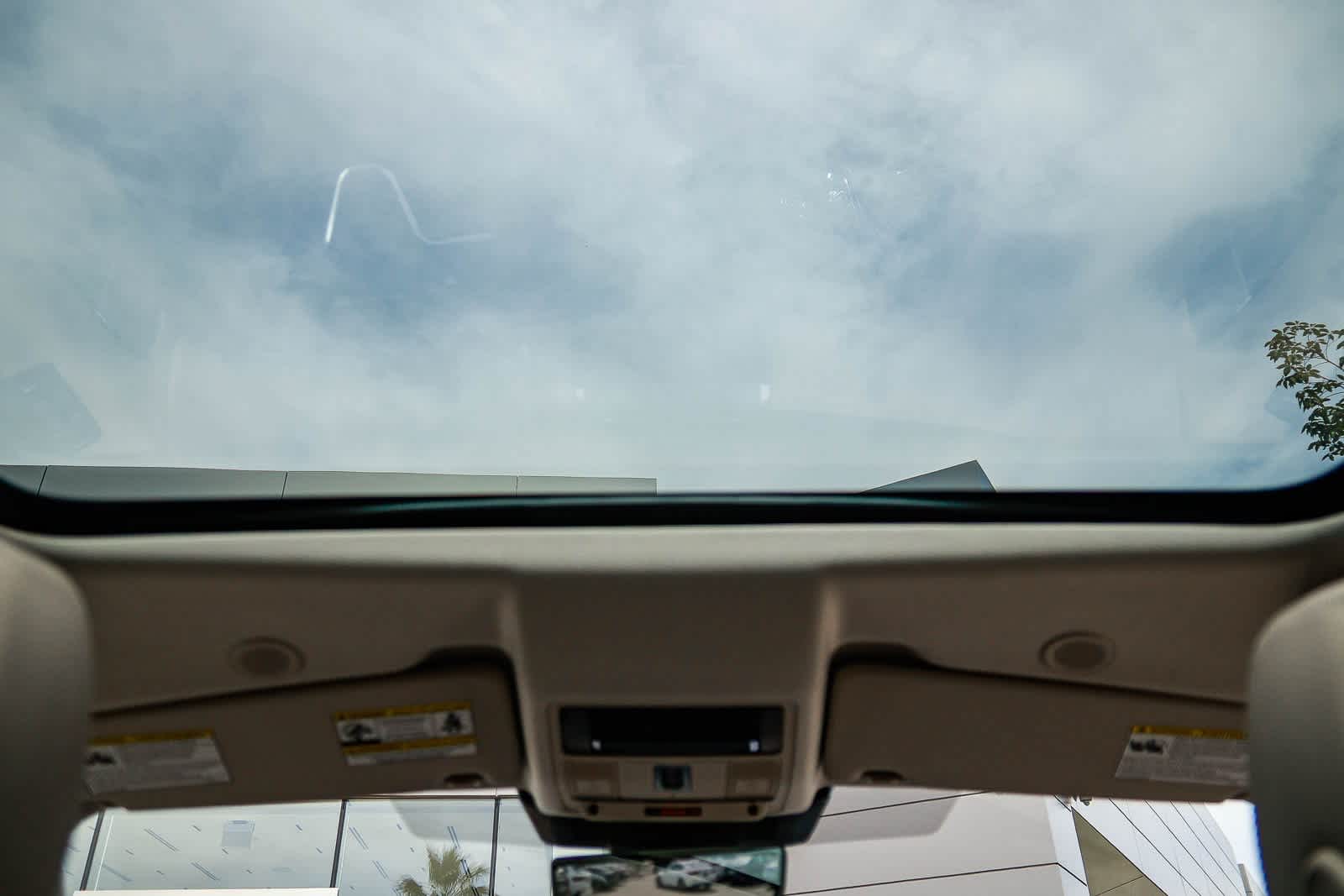 Thumbnail: 2025 Land Rover Discovery Sport - 15