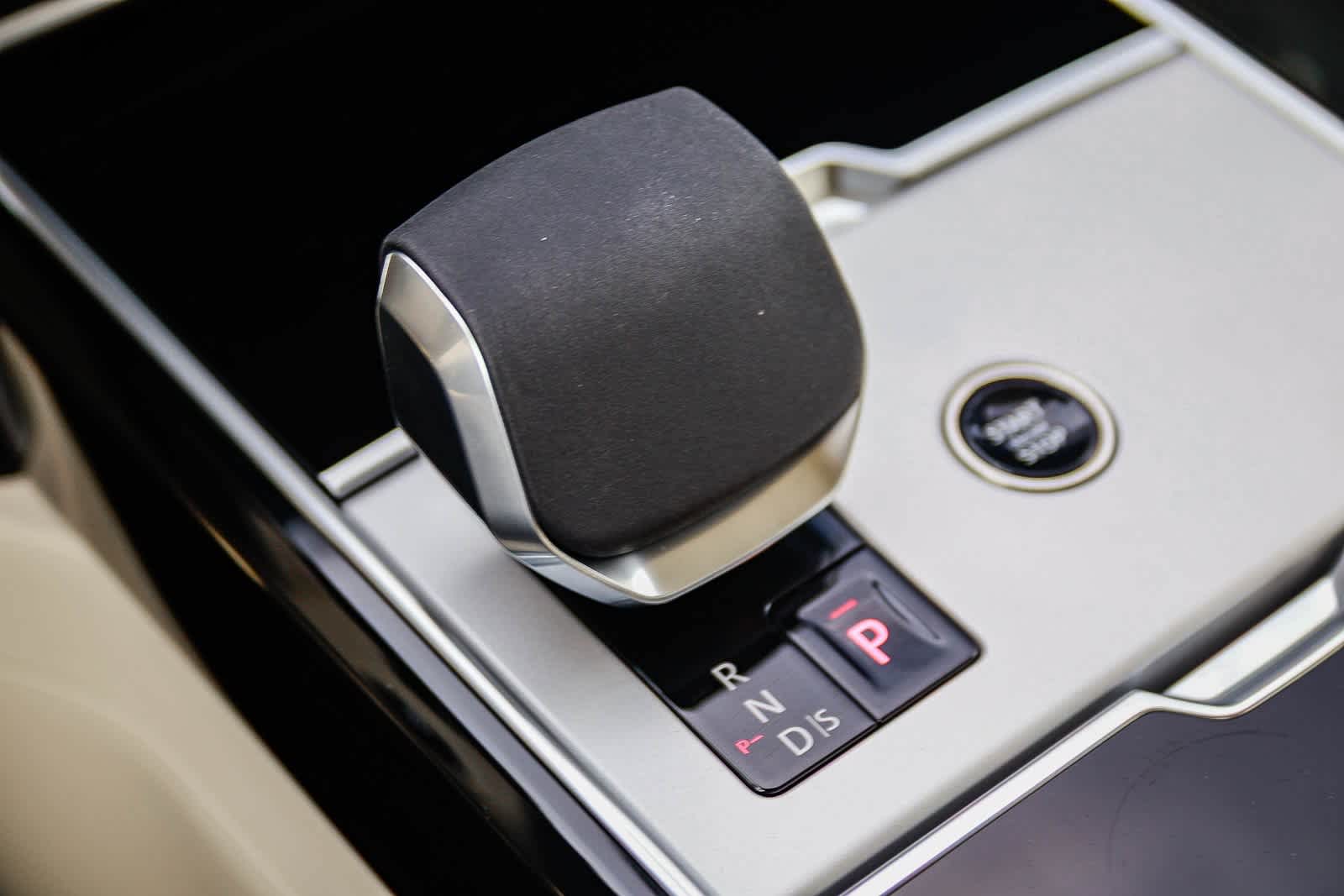 Thumbnail: 2026 Land Rover Range Rover - 25