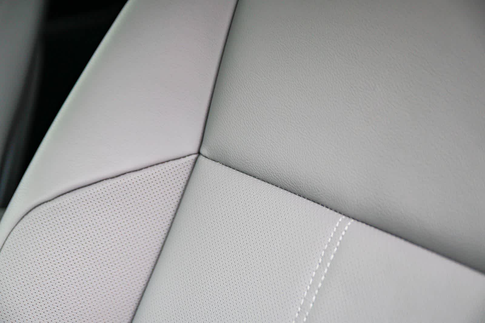 Thumbnail: 2026 Land Rover Range Rover Velar - 27