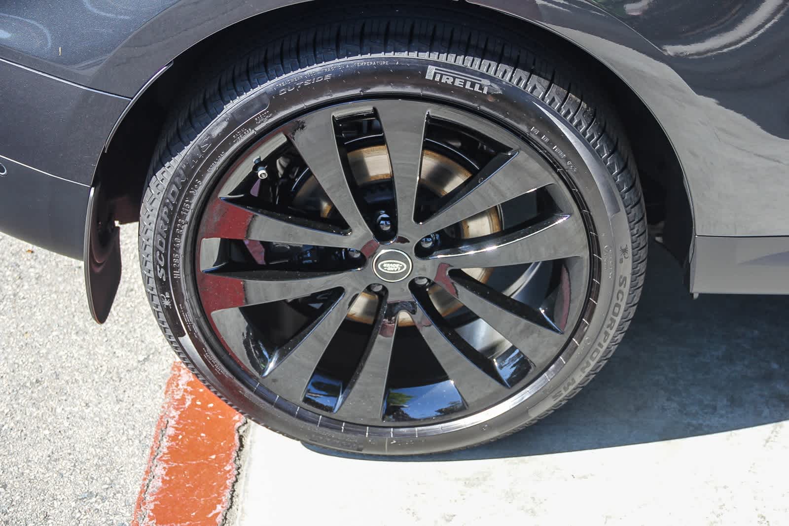 Thumbnail: 2025 Land Rover Range Rover Sport - 8