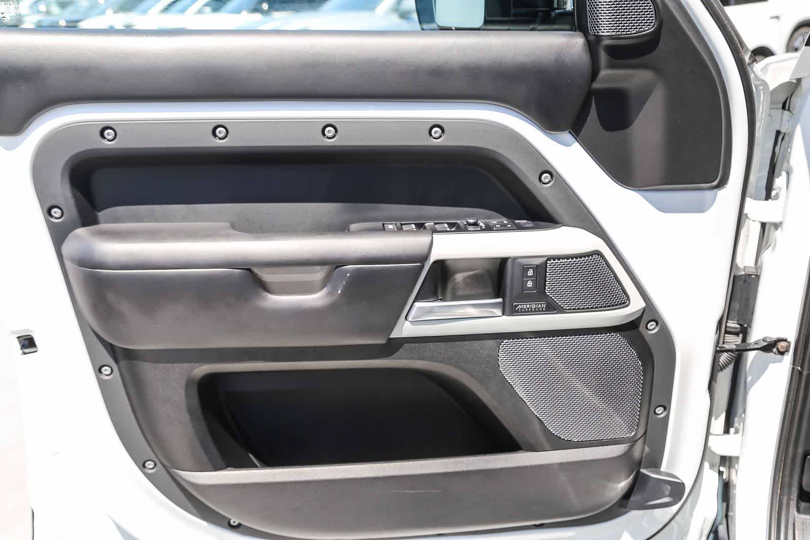 Thumbnail: 2022 Land Rover Defender - 23