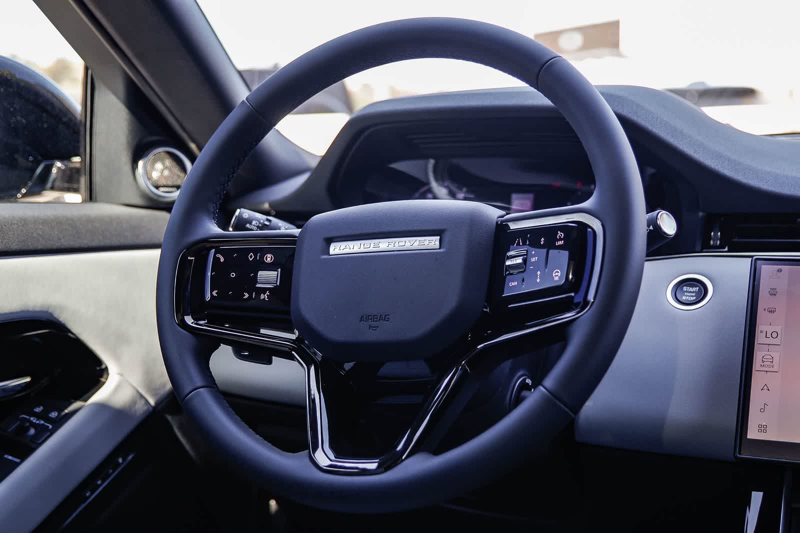 Thumbnail: 2026 Land Rover Range Rover Evoque - 15