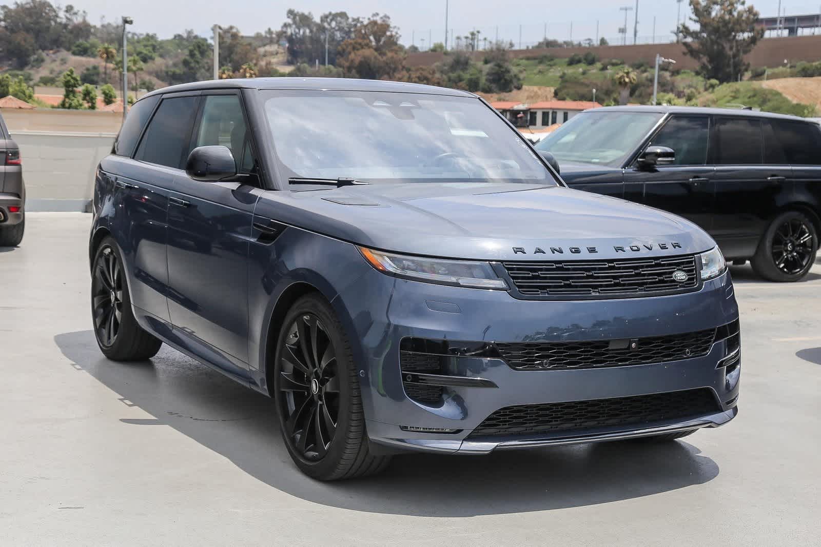 Thumbnail: 2023 Land Rover Range Rover Sport - 3