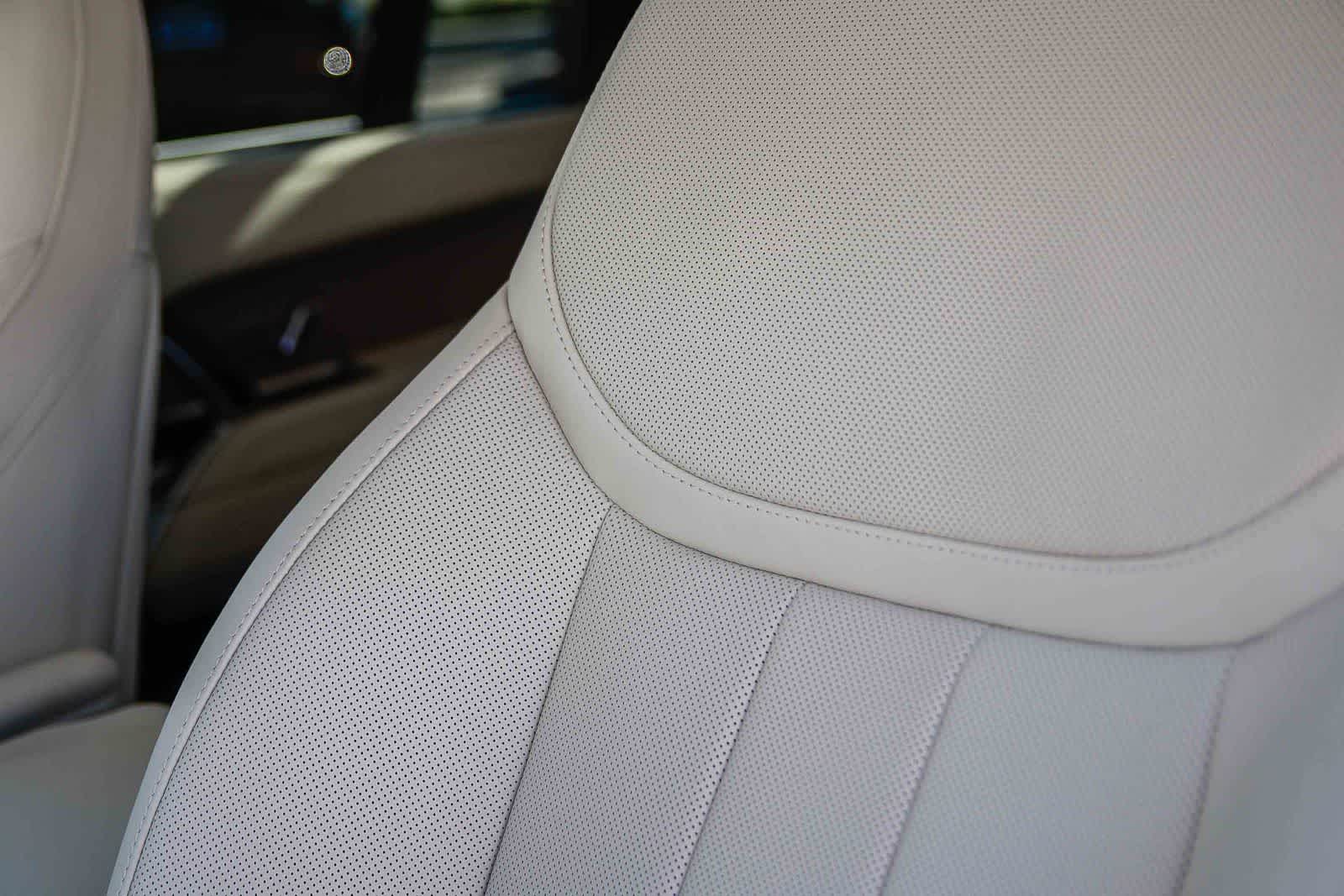 Thumbnail: 2026 Land Rover Range Rover - 28