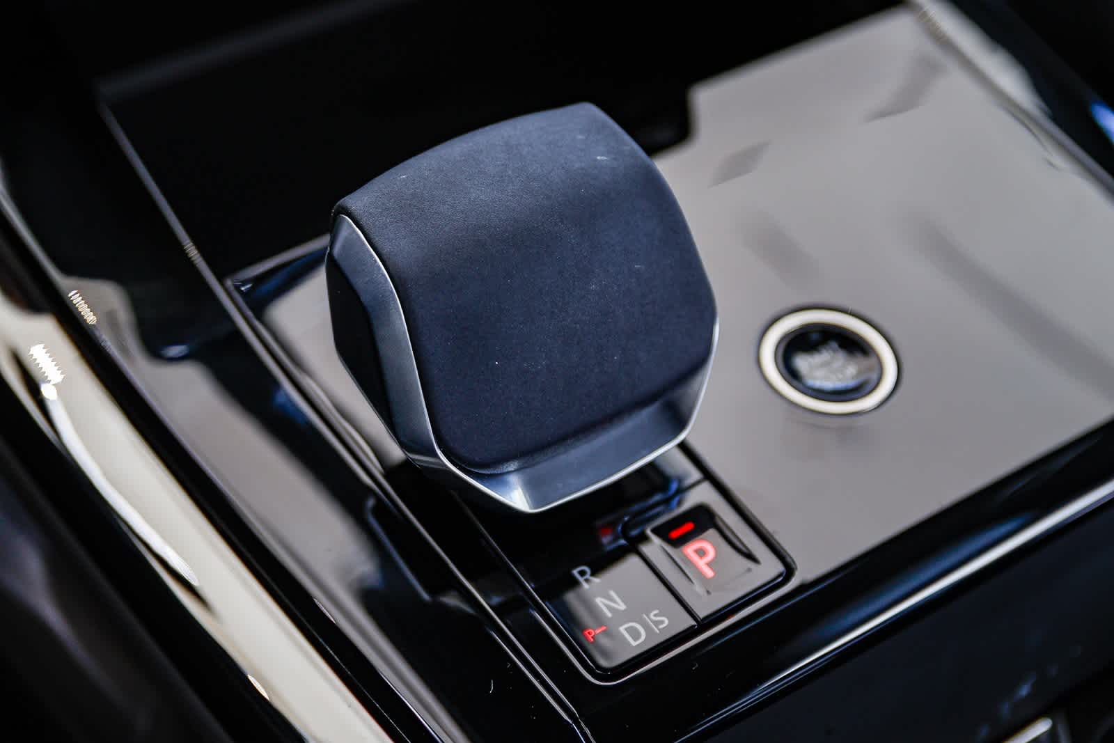 Thumbnail: 2025 Land Rover Range Rover Sport - 16