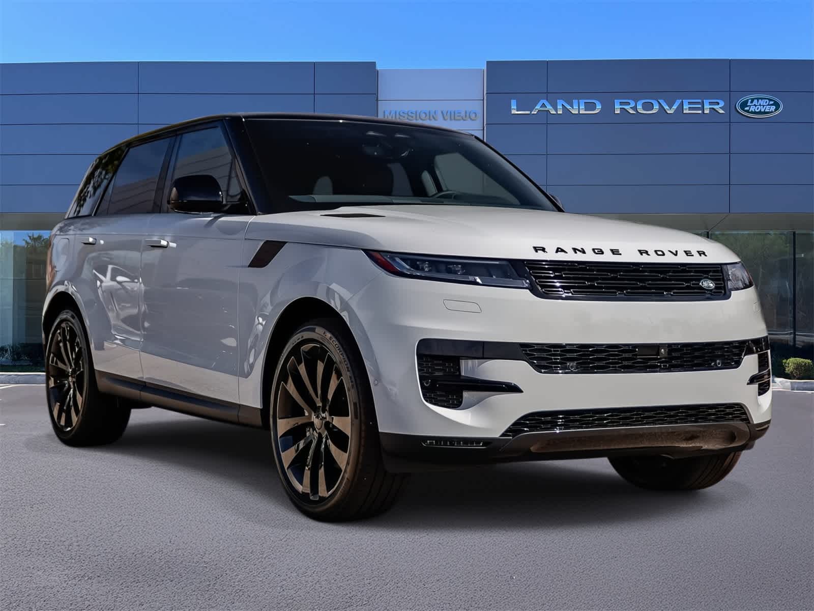Thumbnail: 2026 Land Rover Range Rover Sport - 3