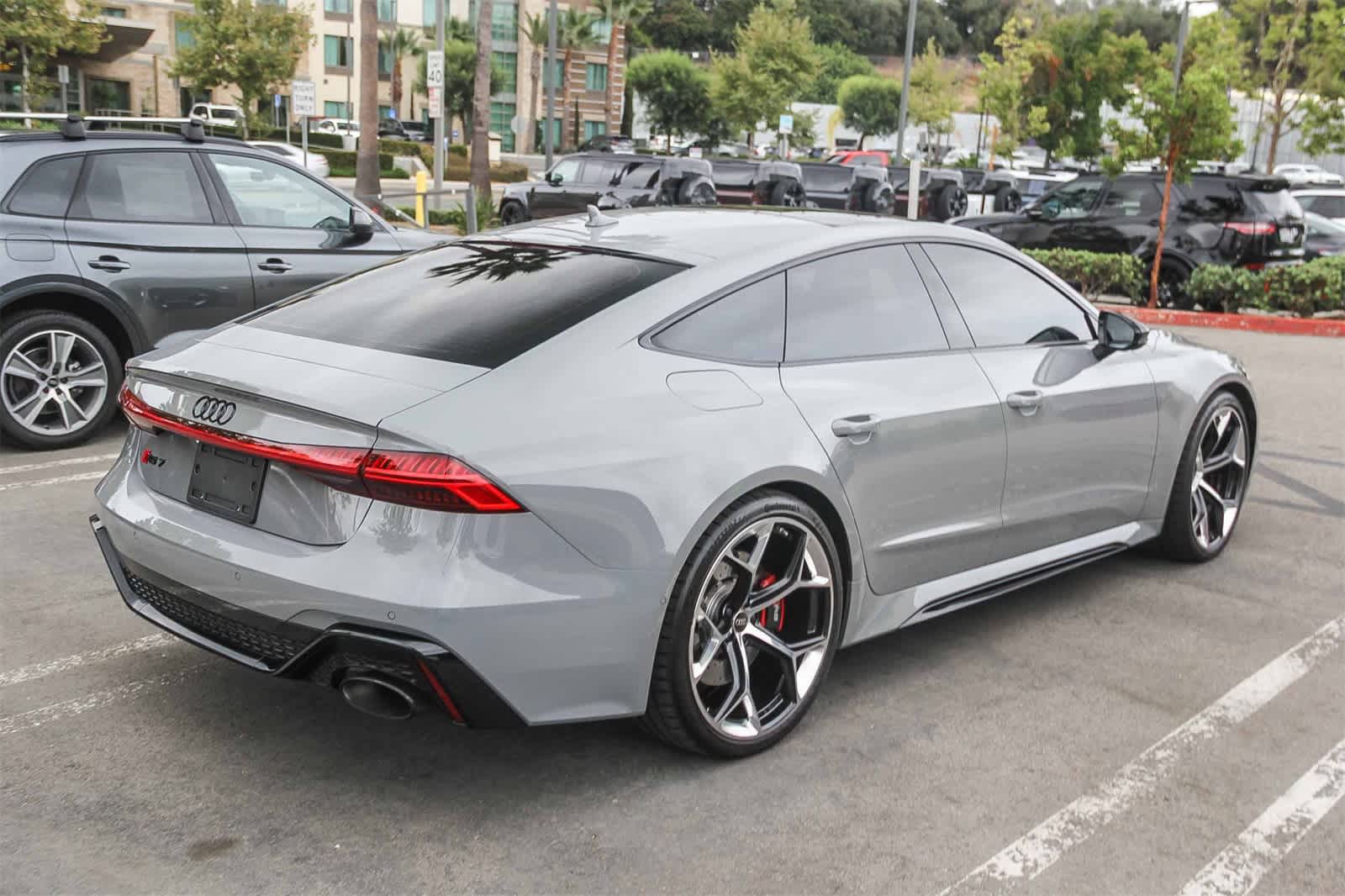 Thumbnail: 2024 Audi RS 7 - 6