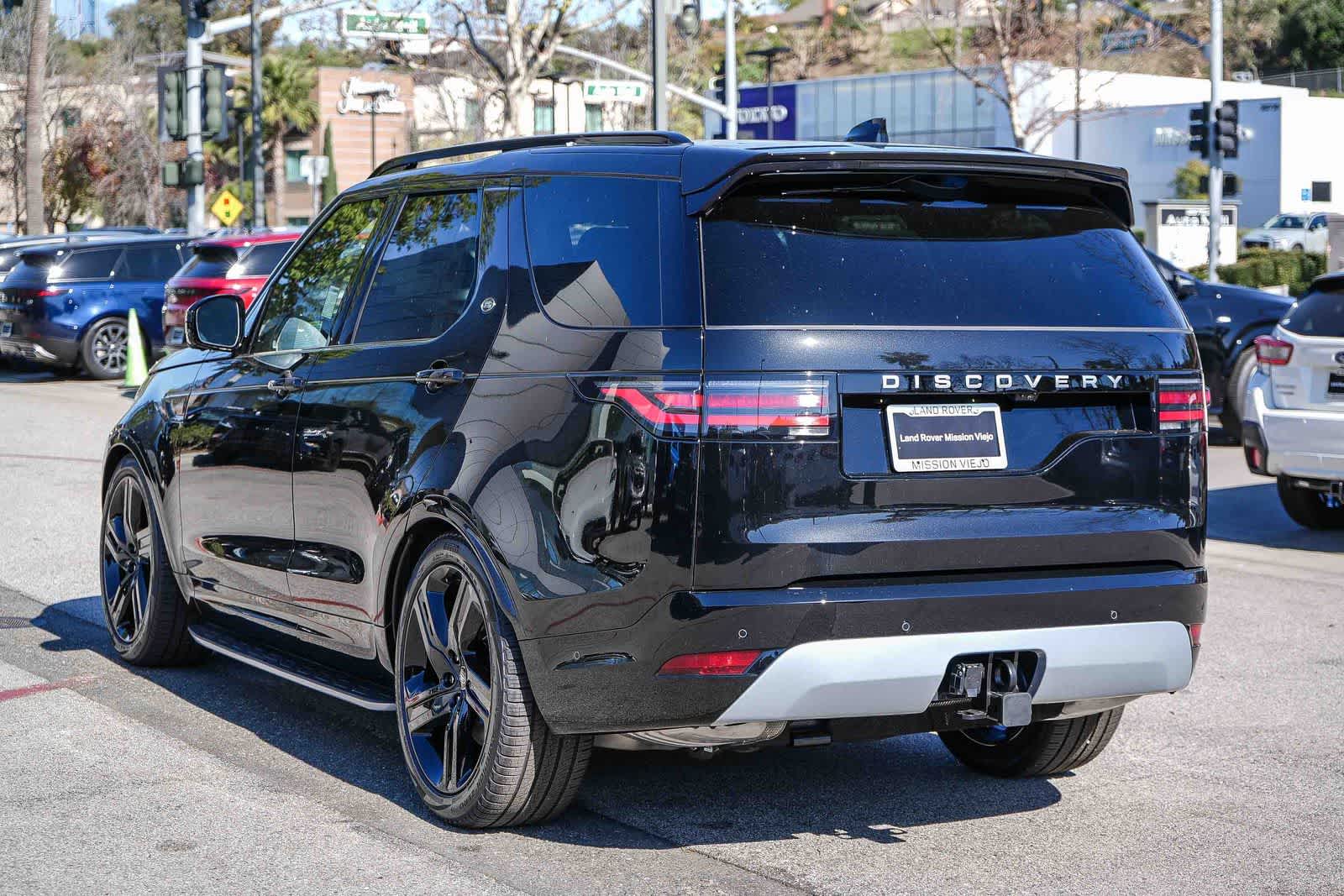 Thumbnail: 2026 Land Rover Discovery - 6