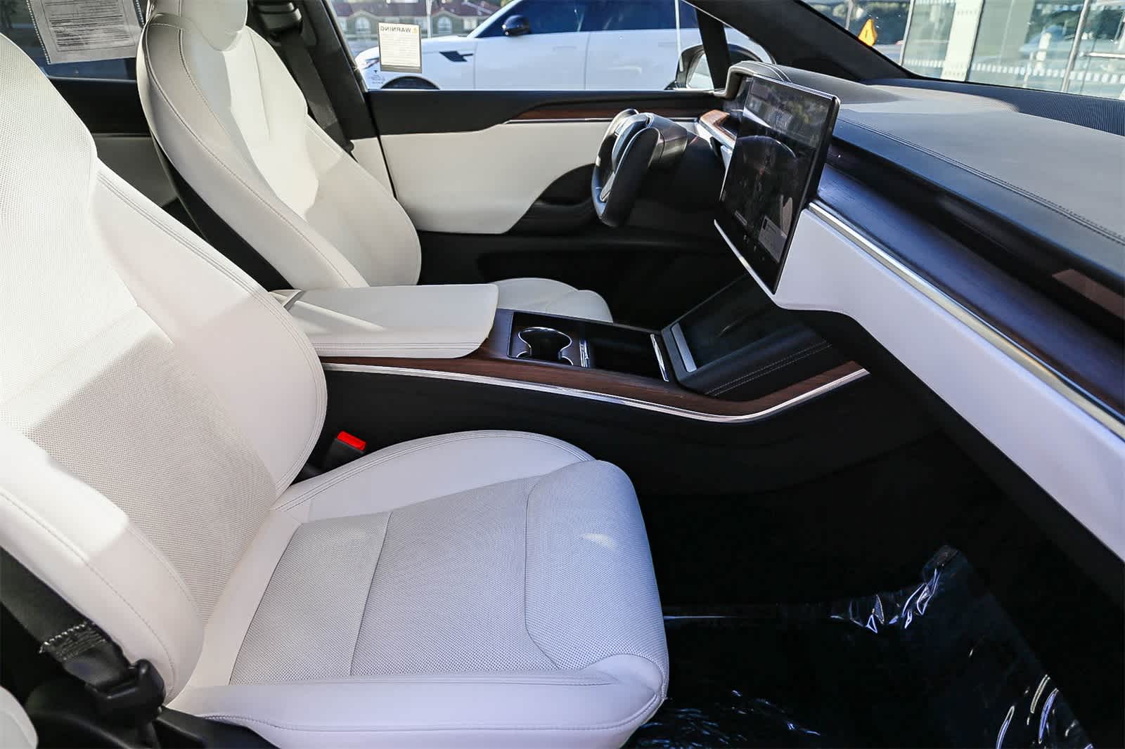 Thumbnail: 2022 Tesla Model X - 16