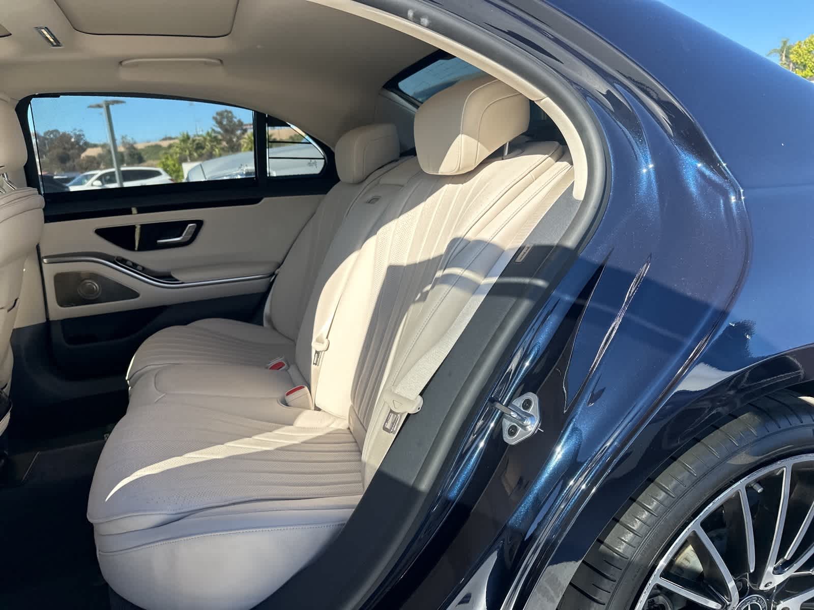 Thumbnail: 2022 Mercedes-Benz S-Class - 17