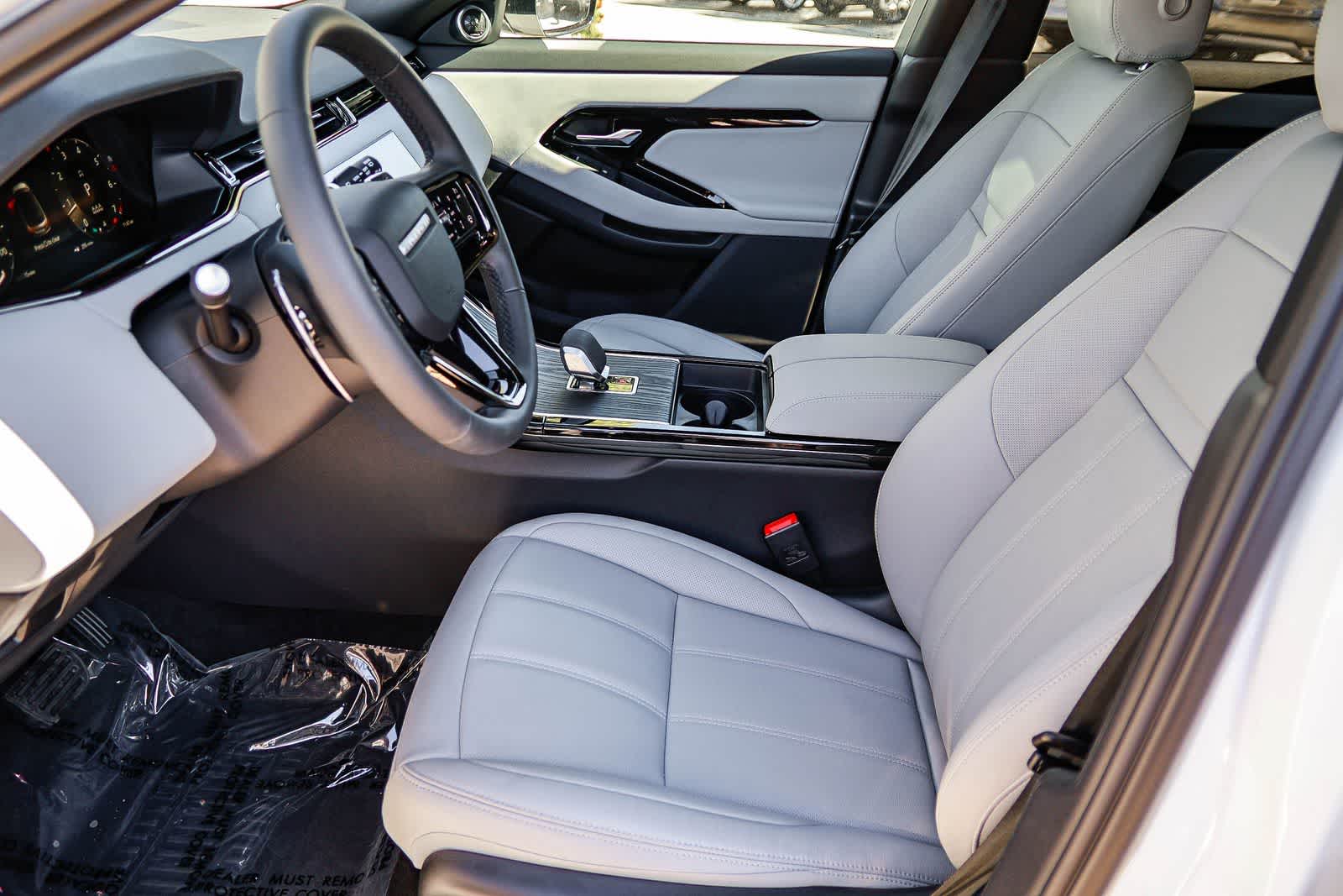 Thumbnail: 2026 Land Rover Range Rover Evoque - 19