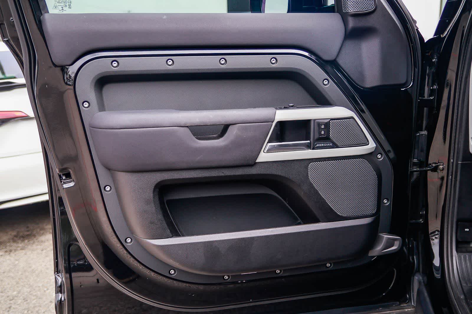 Thumbnail: 2020 Land Rover Defender - 21