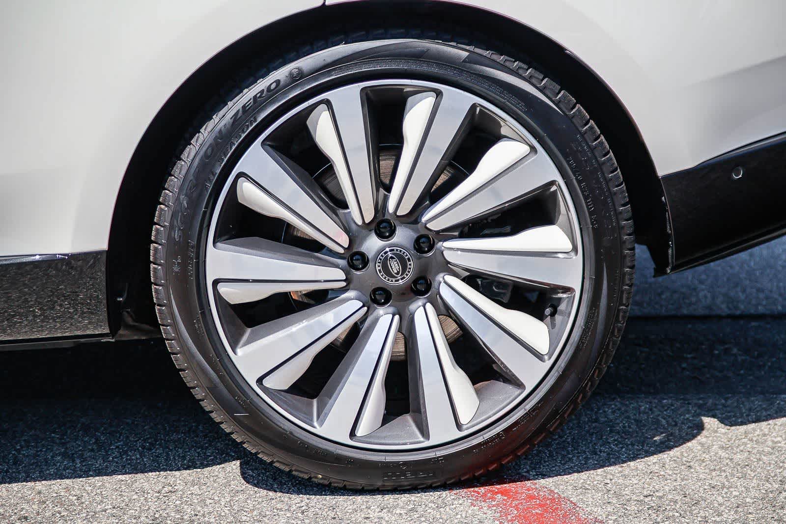 Thumbnail: 2024 Land Rover Range Rover - 8