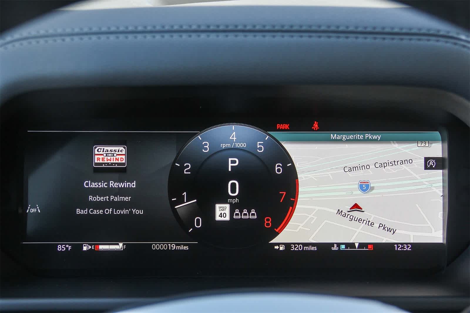 Thumbnail: 2025 Land Rover Defender - 24