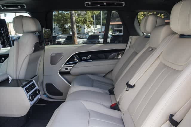 Thumbnail: 2025 Land Rover Range Rover - 18