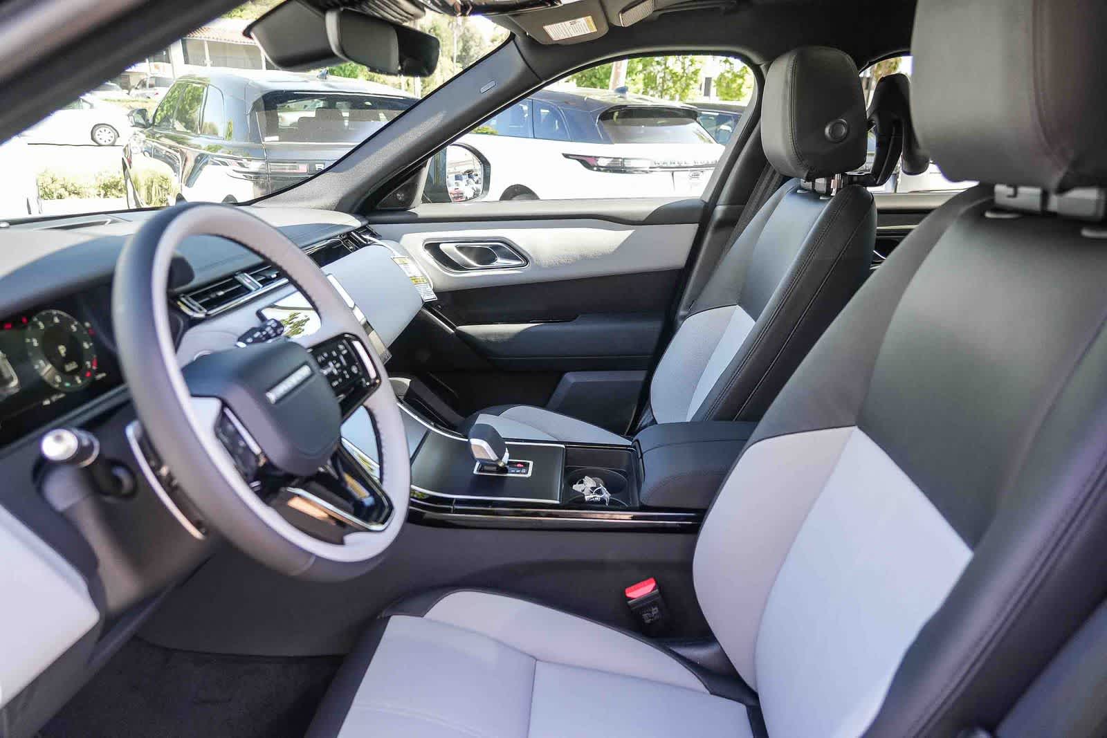 Thumbnail: 2026 Land Rover Range Rover Velar - 17