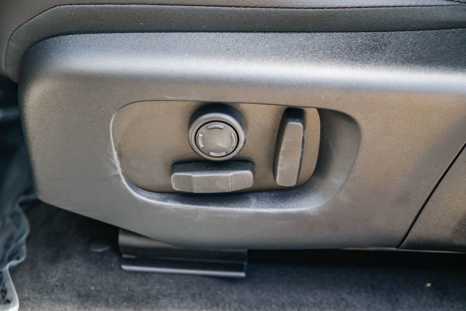 Thumbnail: 2026 Land Rover Range Rover Evoque - 22