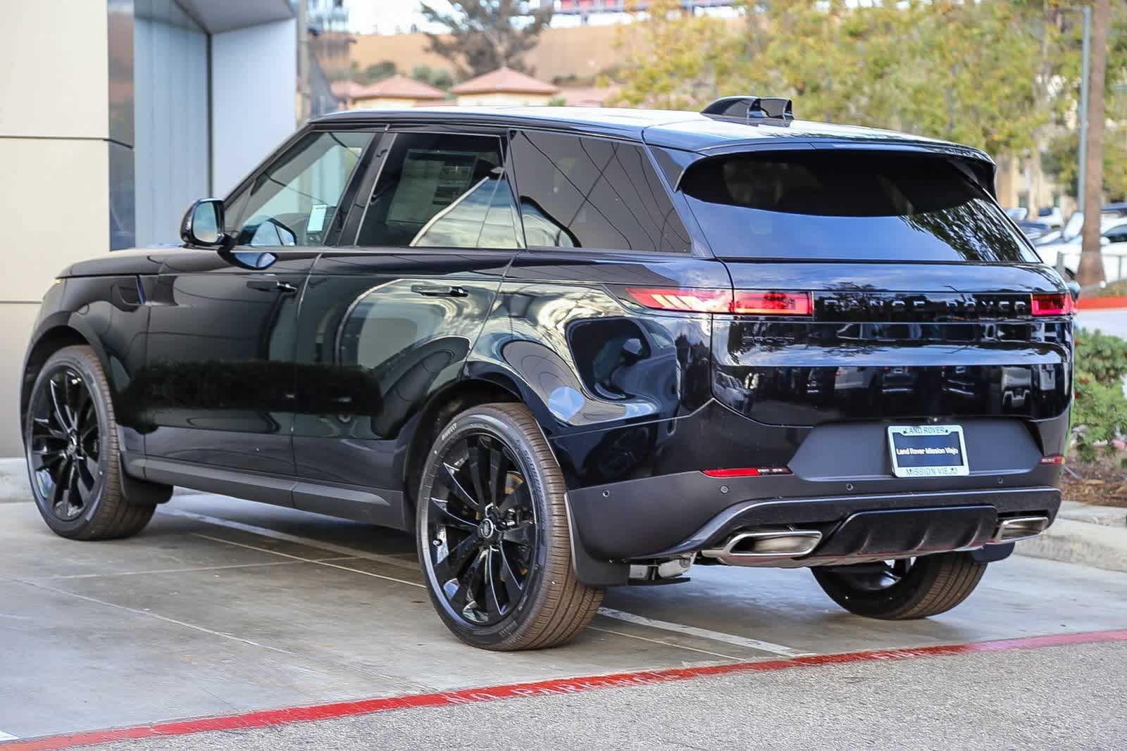 Thumbnail: 2025 Land Rover Range Rover Sport - 7