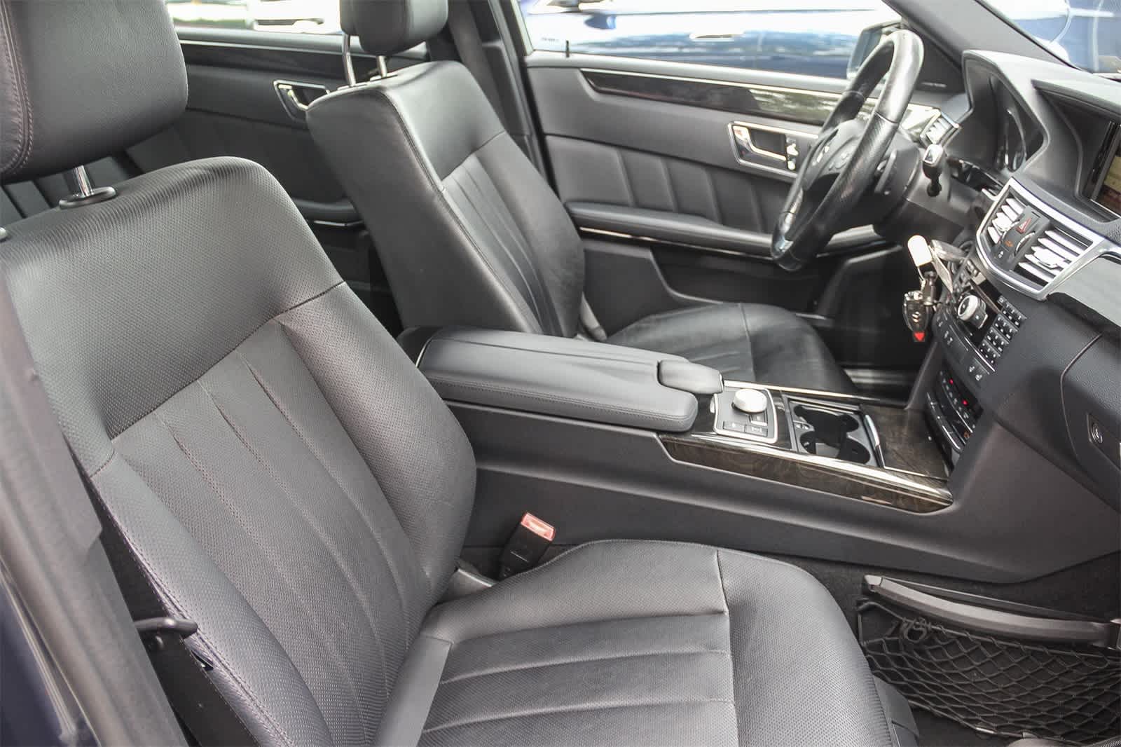 Thumbnail: 2010 Mercedes-Benz E-Class - 22