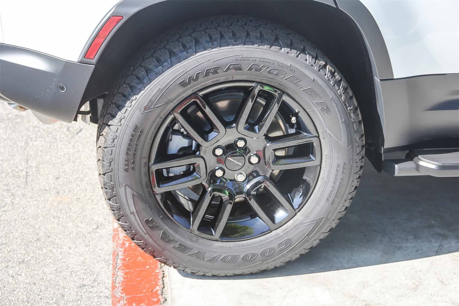 Thumbnail: 2026 Land Rover Defender - 8