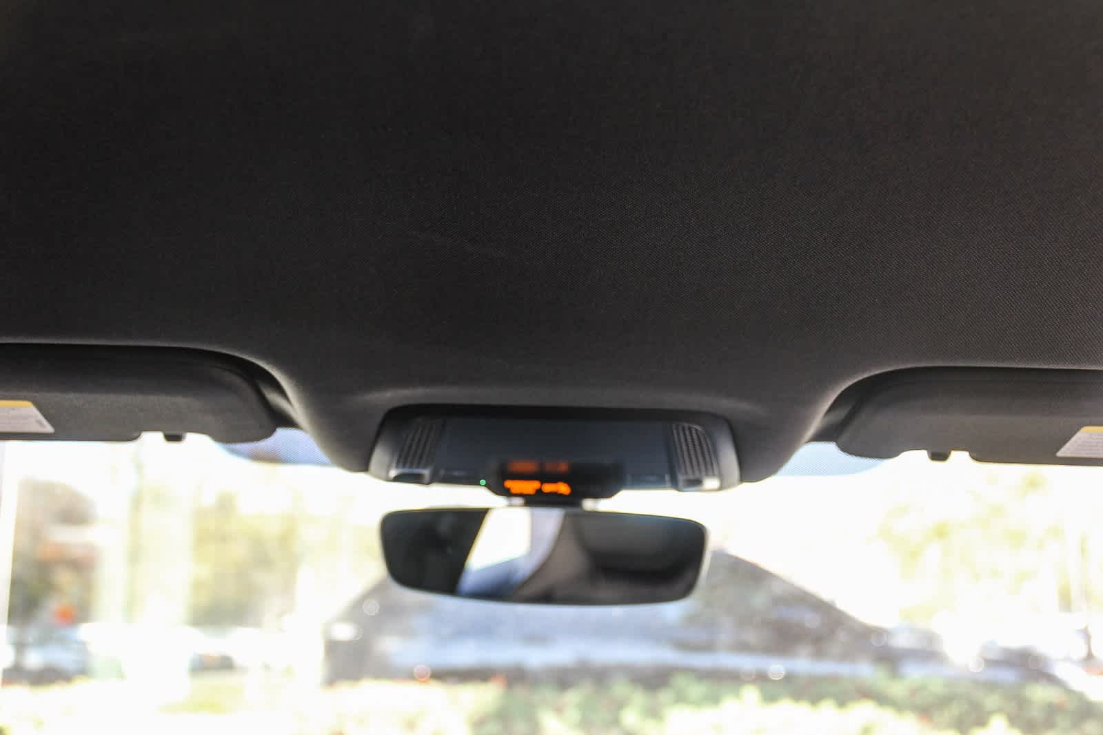 Thumbnail: 2025 Porsche Taycan - 14