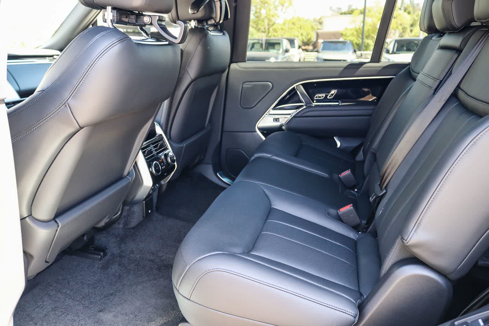Thumbnail: 2026 Land Rover Range Rover - 17