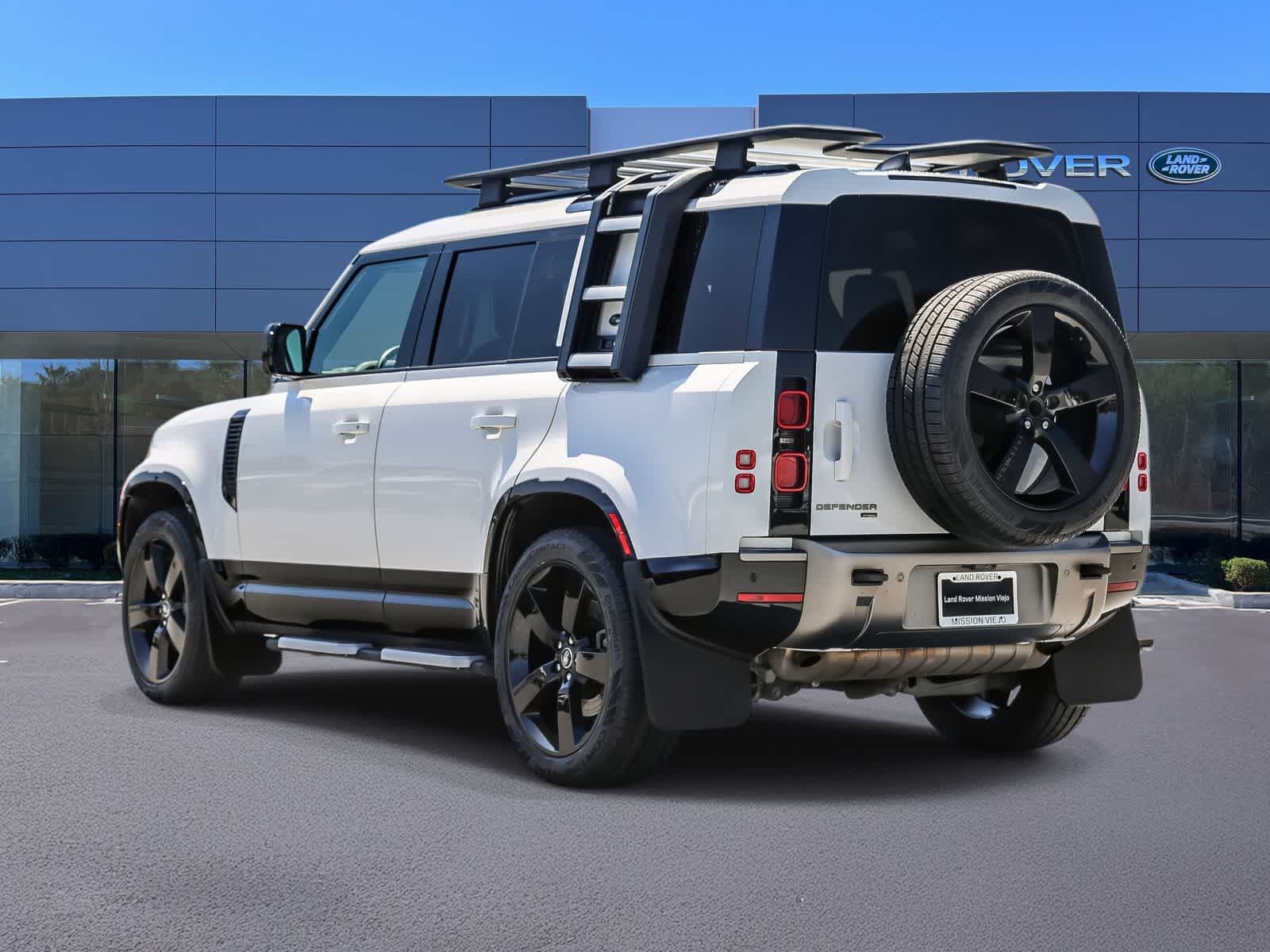 Thumbnail: 2022 Land Rover Defender - 5