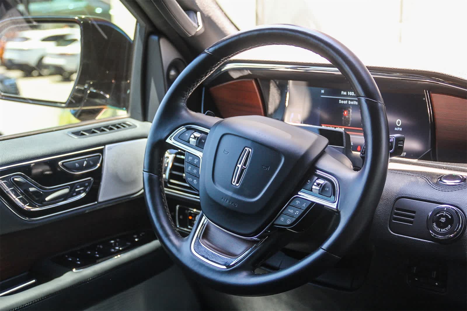 Thumbnail: 2023 Lincoln Navigator - 15