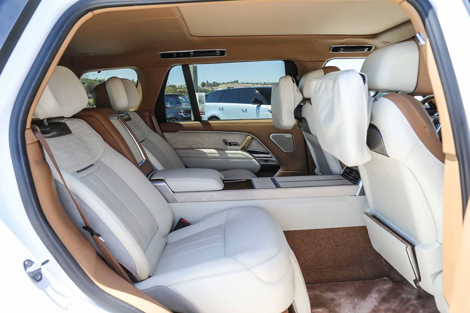 Thumbnail: 2023 Land Rover Range Rover - 17