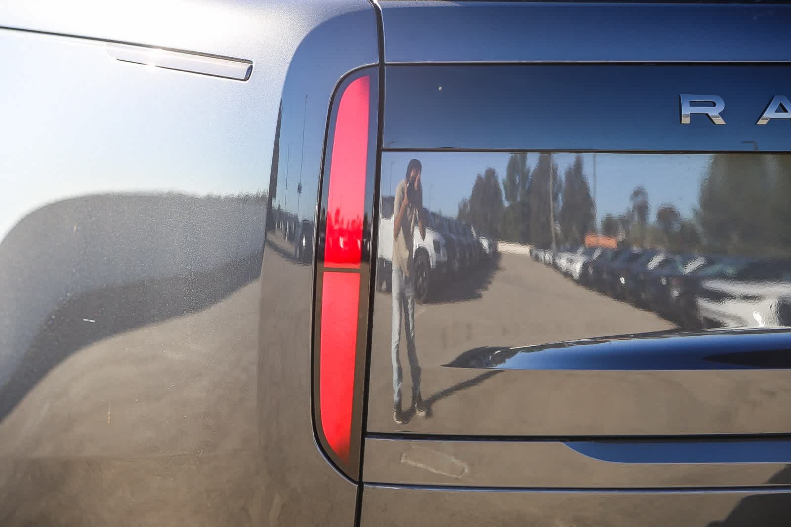 Thumbnail: 2025 Land Rover Range Rover - 9