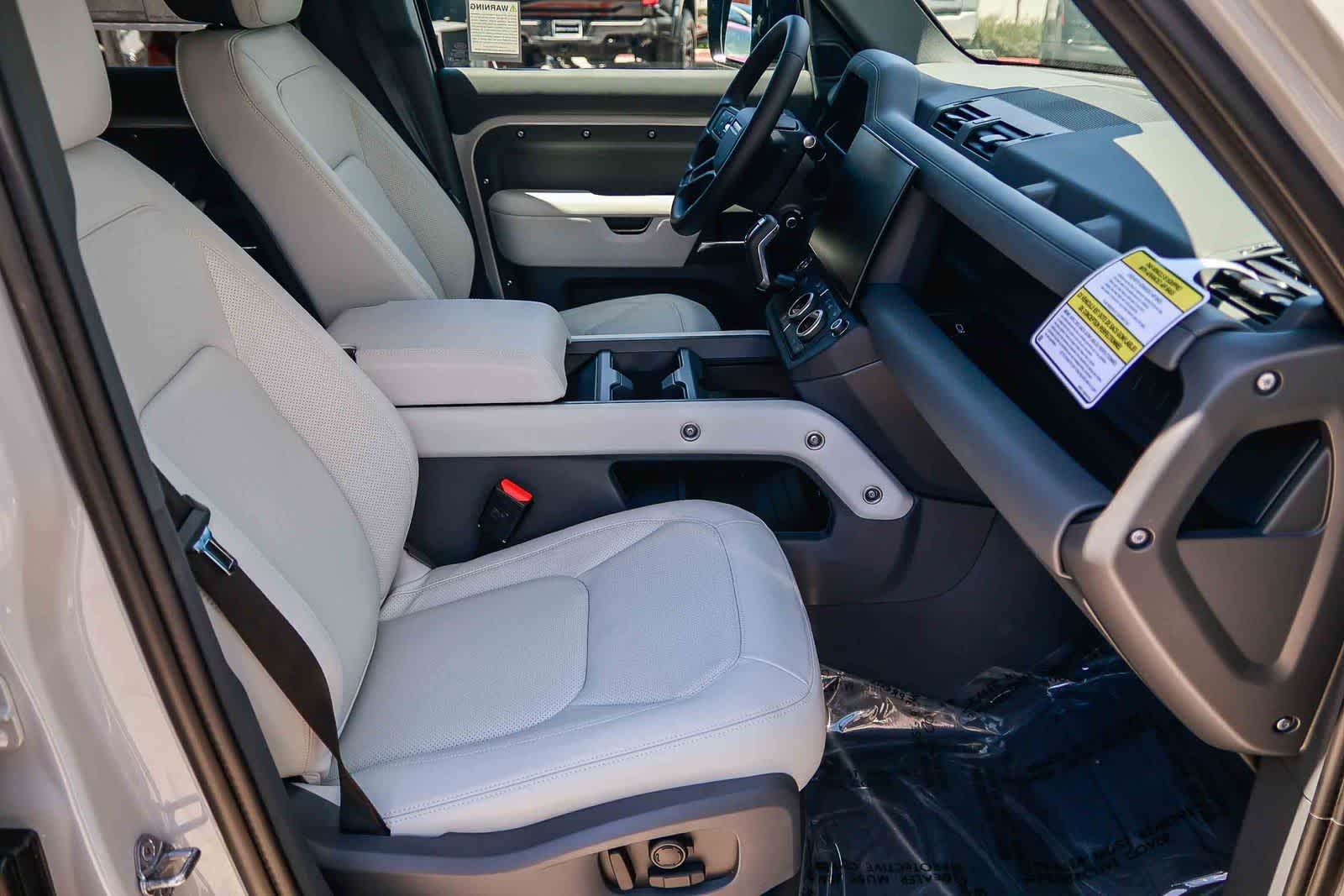 Thumbnail: 2026 Land Rover Defender - 17