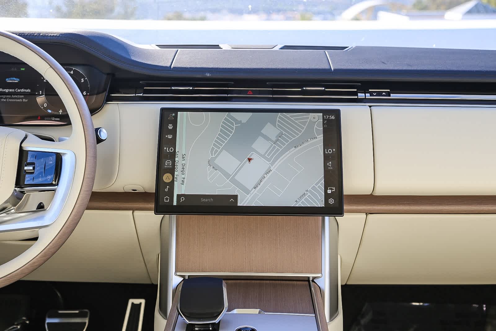 Thumbnail: 2025 Land Rover Range Rover - 13