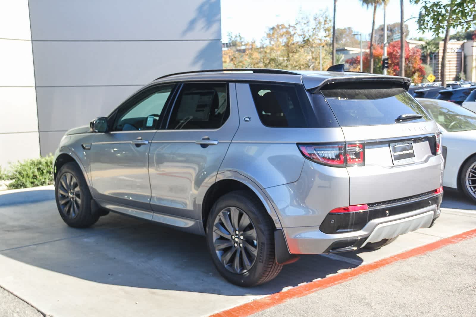 Thumbnail: 2025 Land Rover Discovery Sport - 4