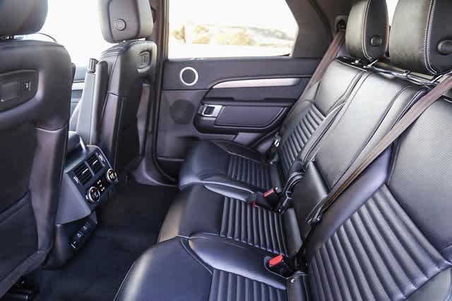 Thumbnail: 2025 Land Rover Discovery - 19