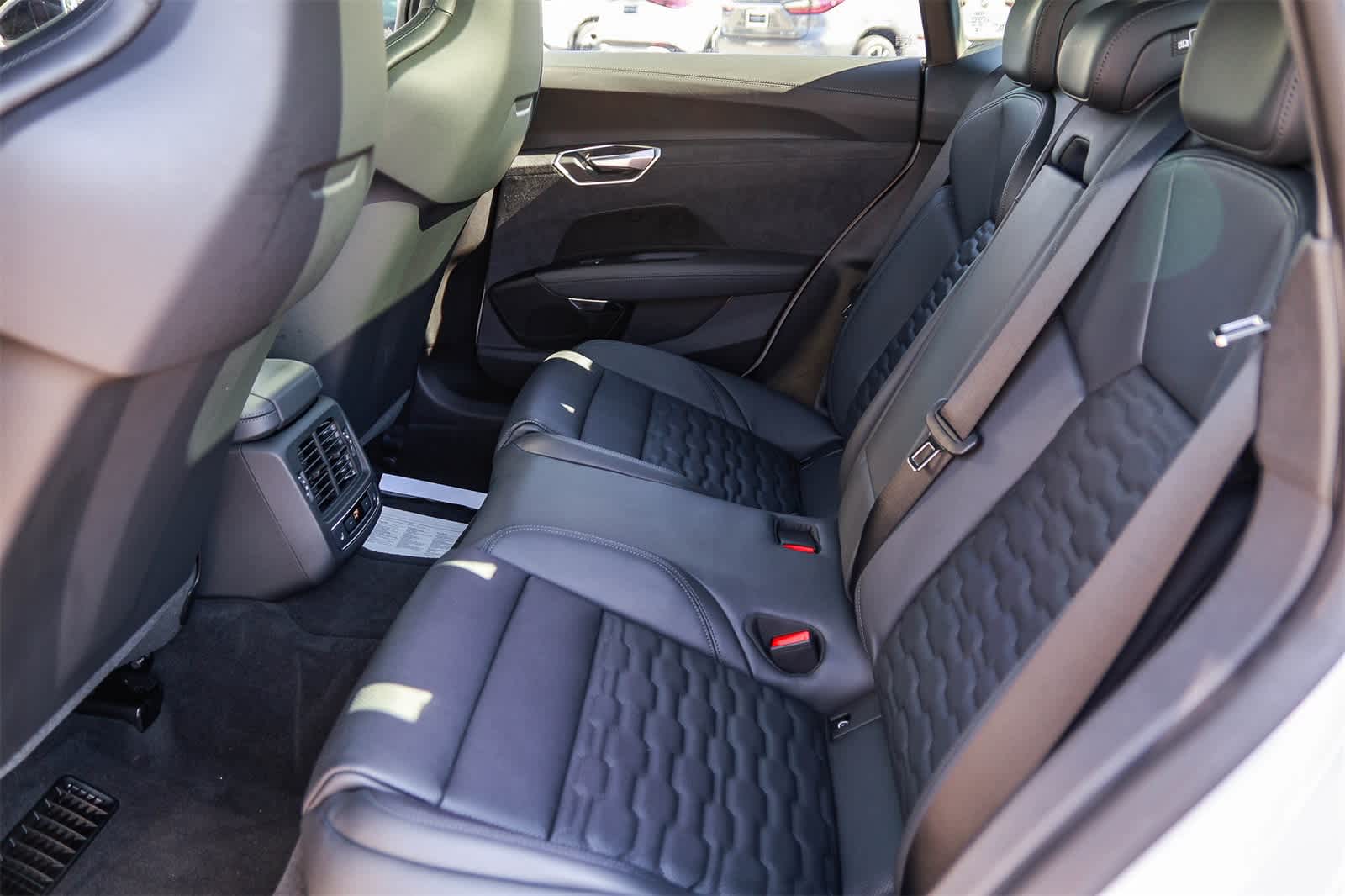 Thumbnail: 2024 Audi RS e-tron GT - 18