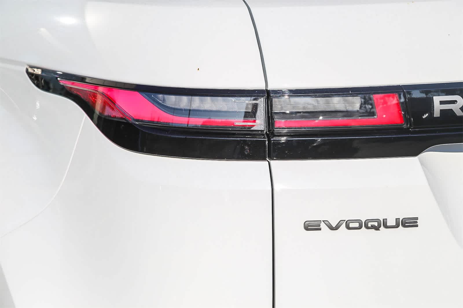 Thumbnail: 2025 Land Rover Range Rover Evoque - 8