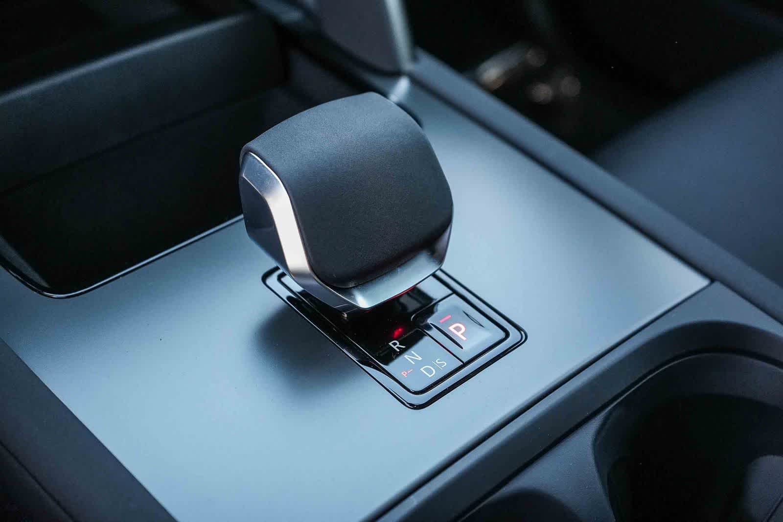 Thumbnail: 2026 Land Rover Discovery Sport - 17