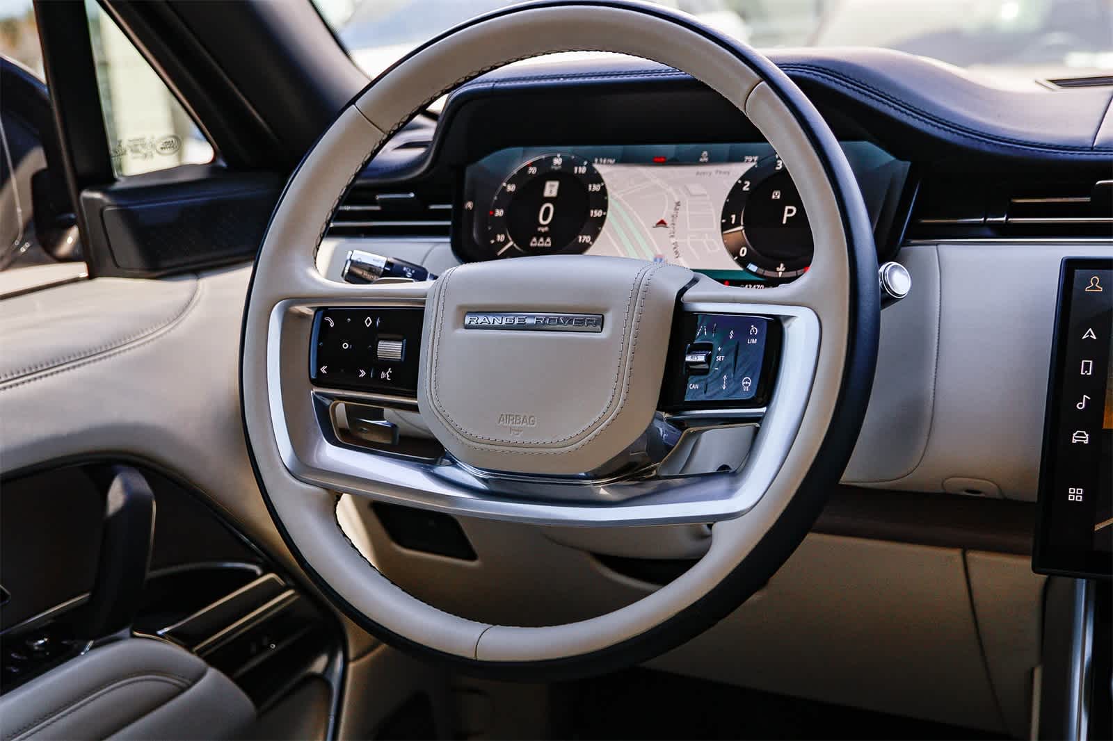 Thumbnail: 2022 Land Rover Range Rover - 15