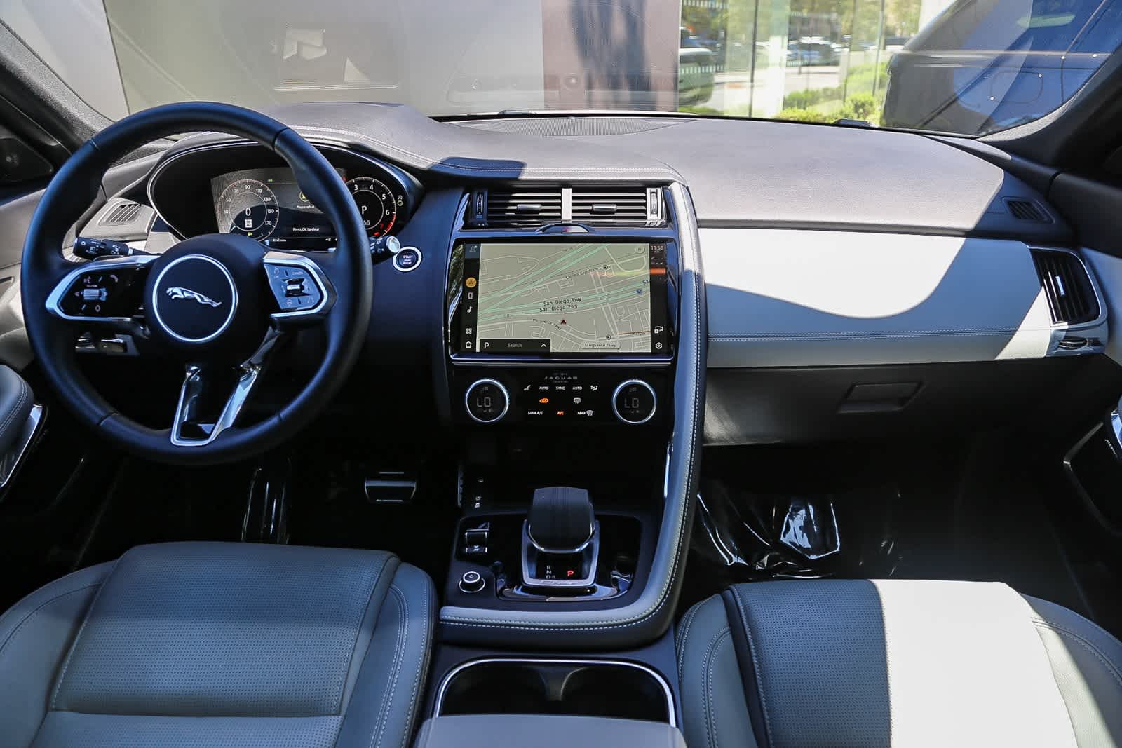 Thumbnail: 2024 Jaguar E-Pace - 12