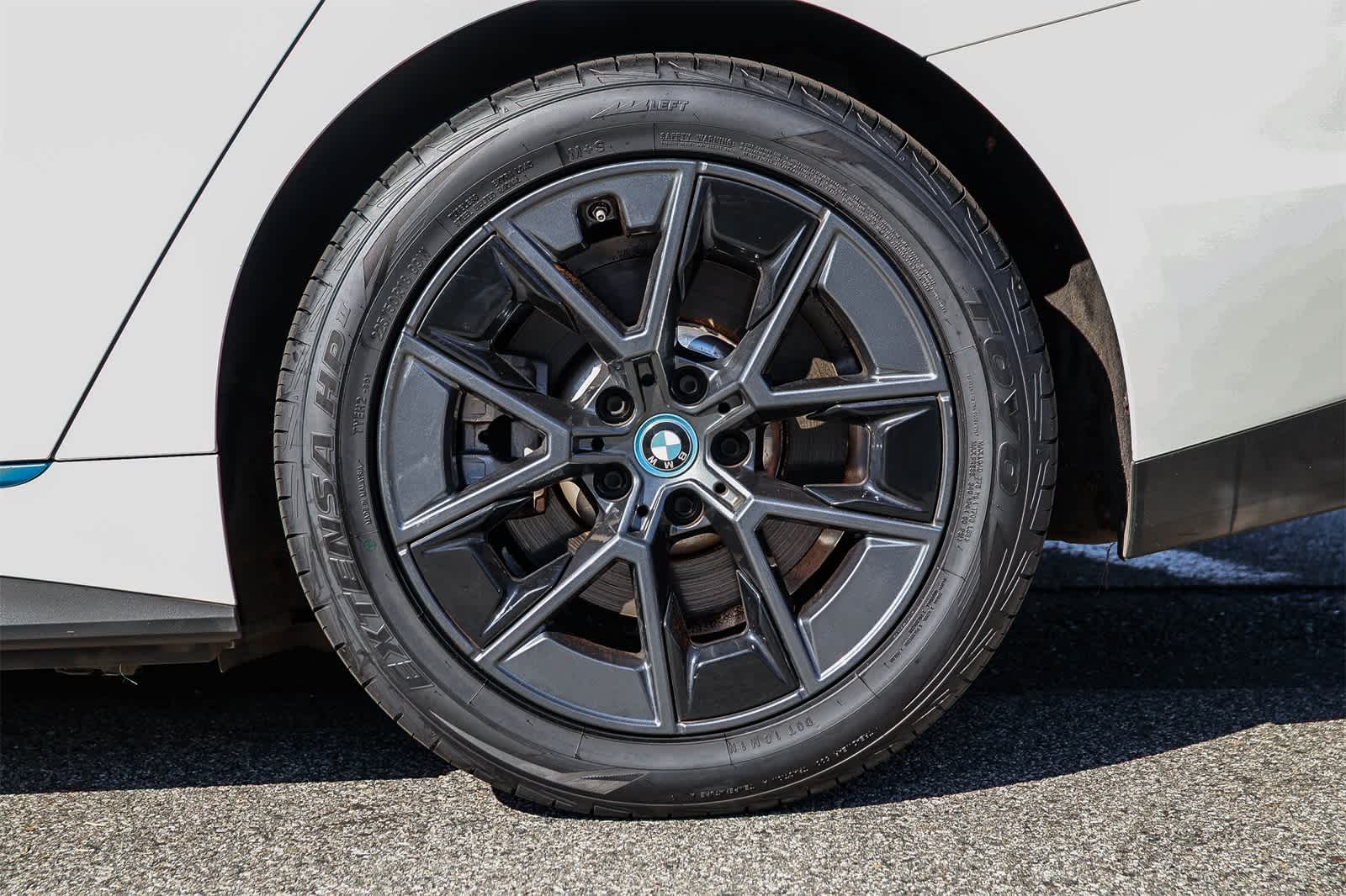 Thumbnail: 2023 BMW i4 - 8