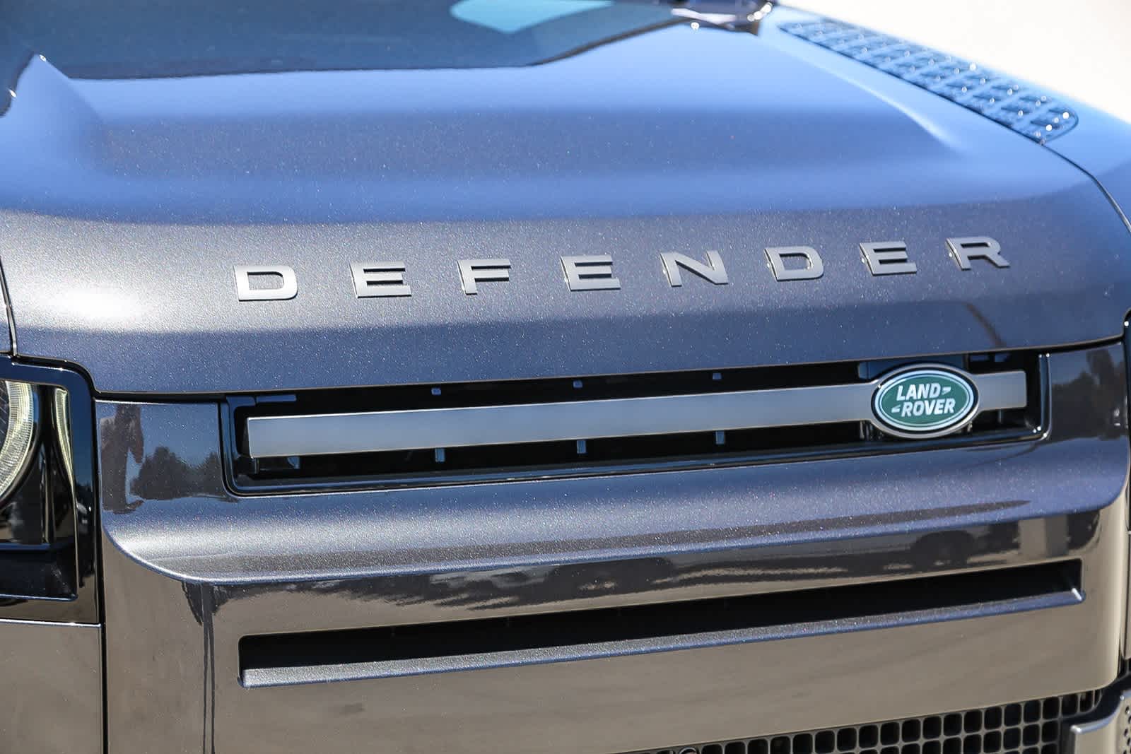 Thumbnail: 2025 Land Rover Defender - 5