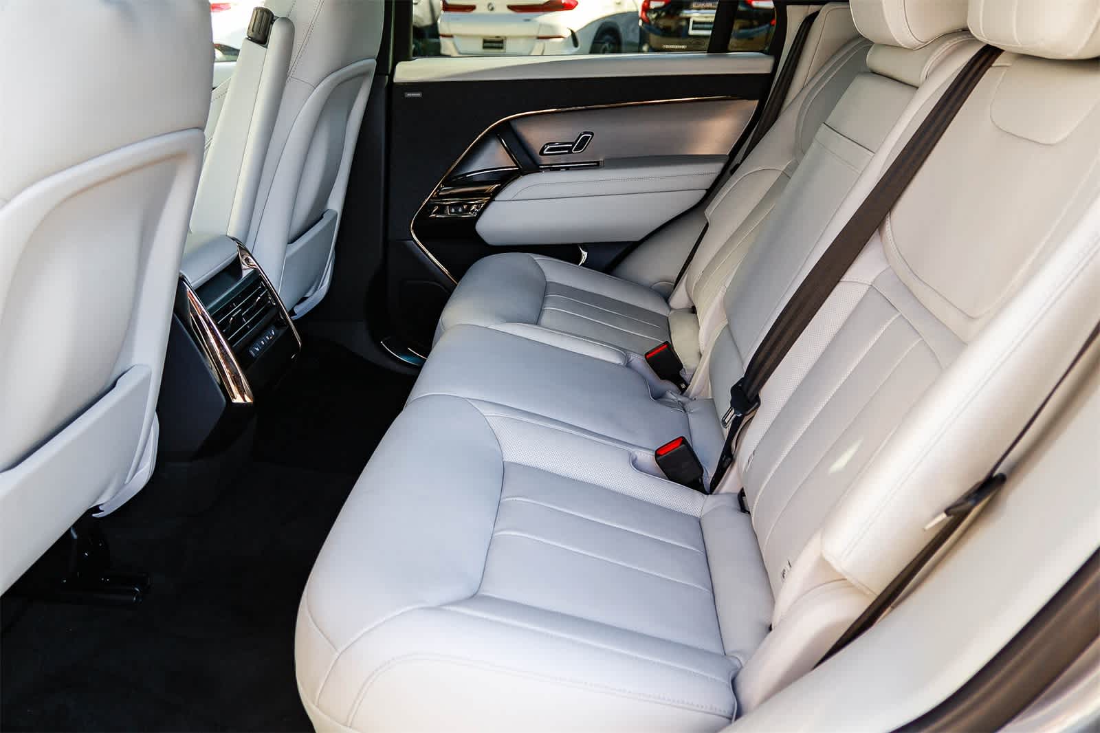 Thumbnail: 2025 Land Rover Range Rover Sport - 18