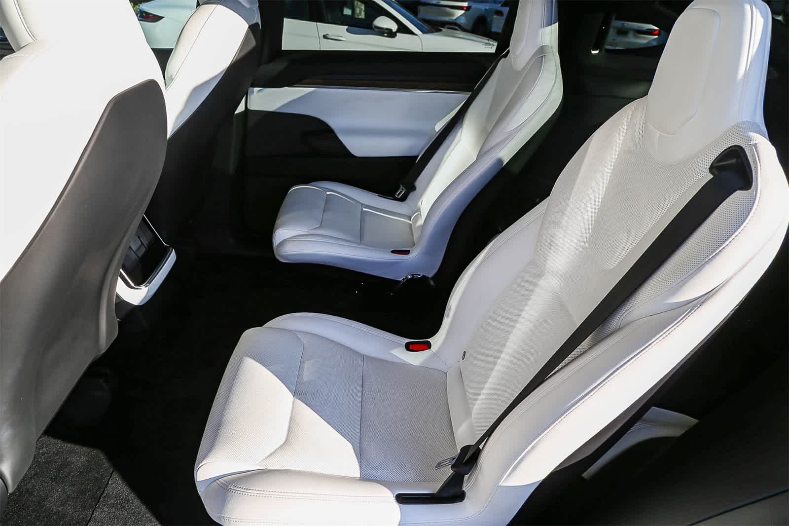 Thumbnail: 2022 Tesla Model X - 18