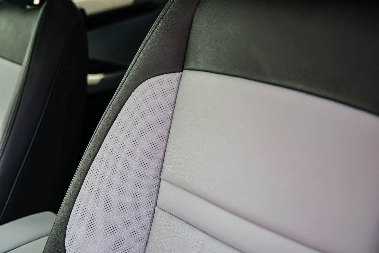 Thumbnail: 2026 Land Rover Range Rover Evoque - 28