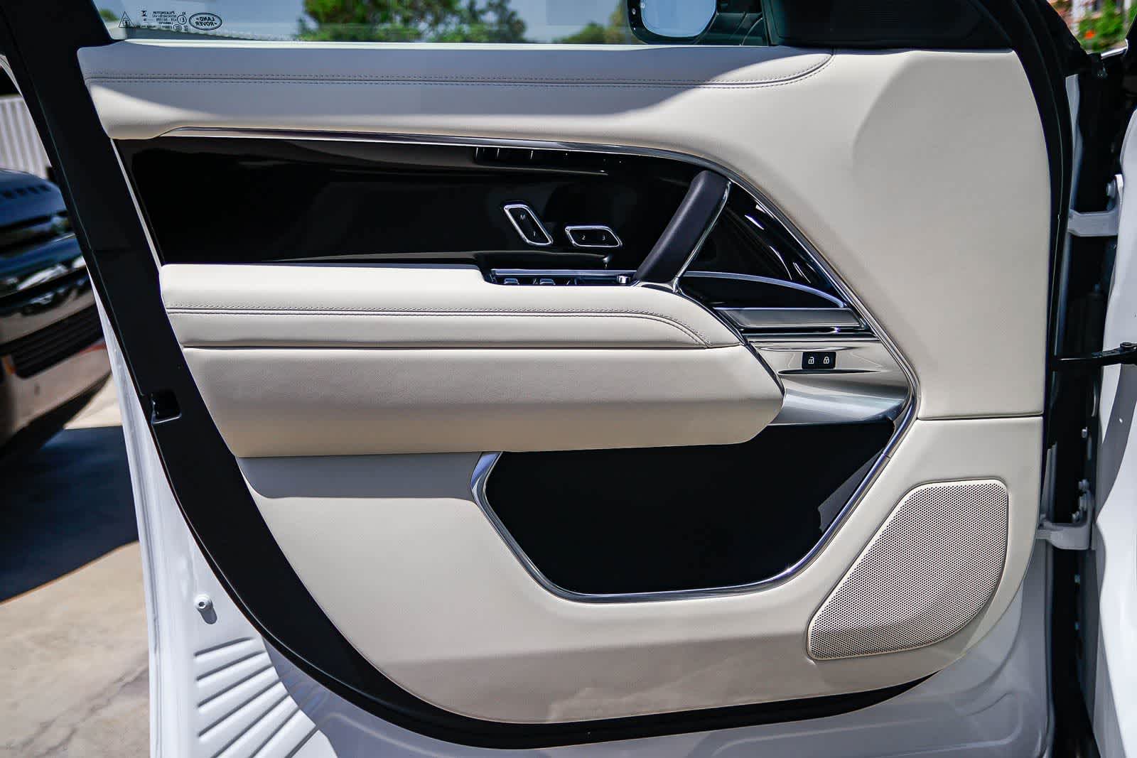 Thumbnail: 2026 Land Rover Range Rover - 21