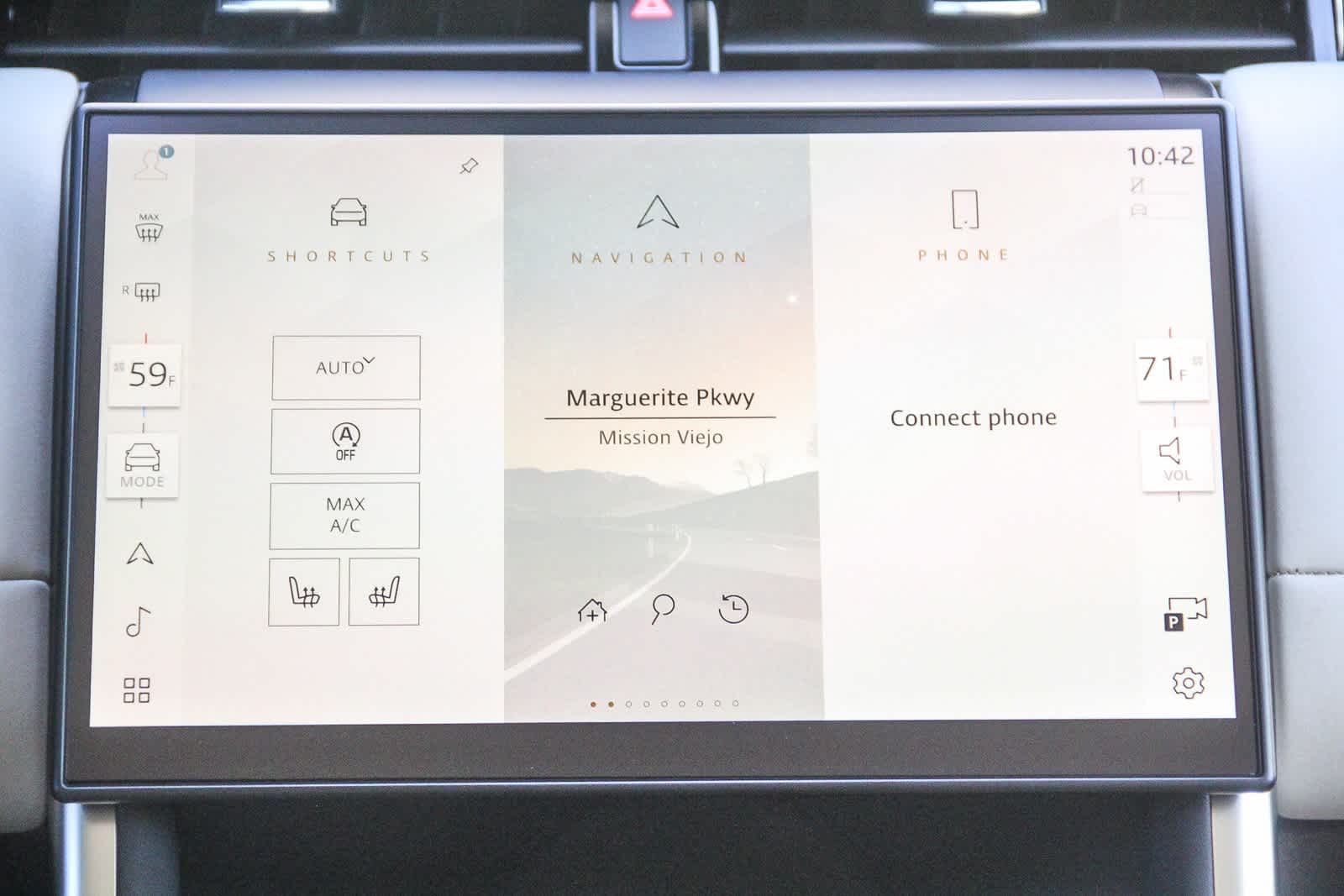 Thumbnail: 2025 Land Rover Discovery Sport - 13