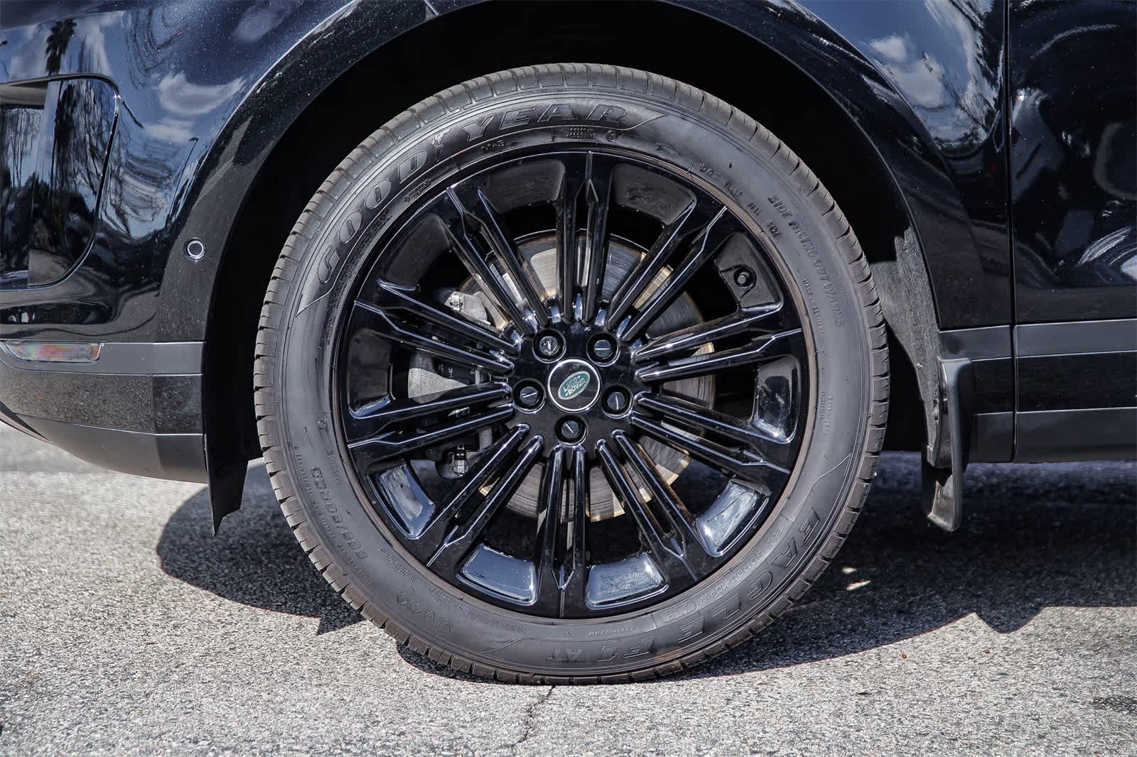 Thumbnail: 2025 Land Rover Range Rover Evoque - 7